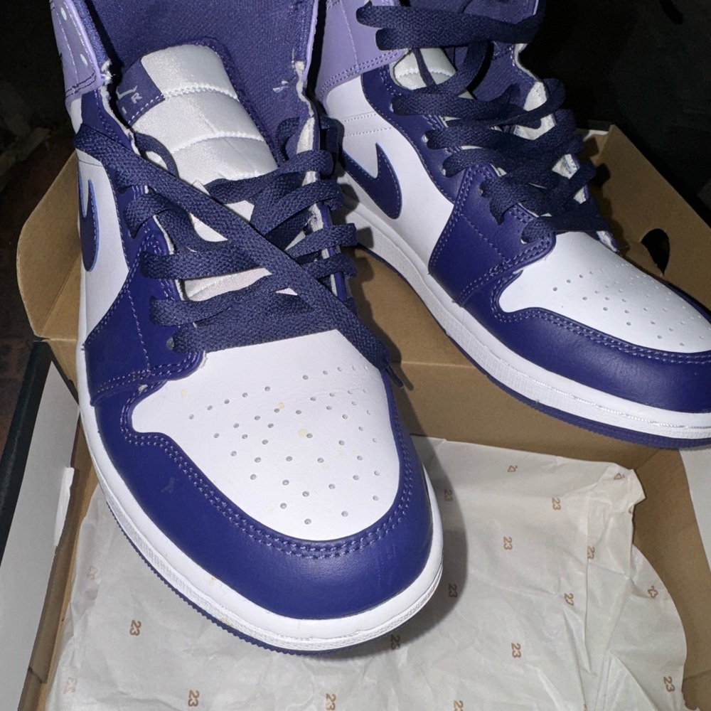 Air Jordan 1’s - Mid